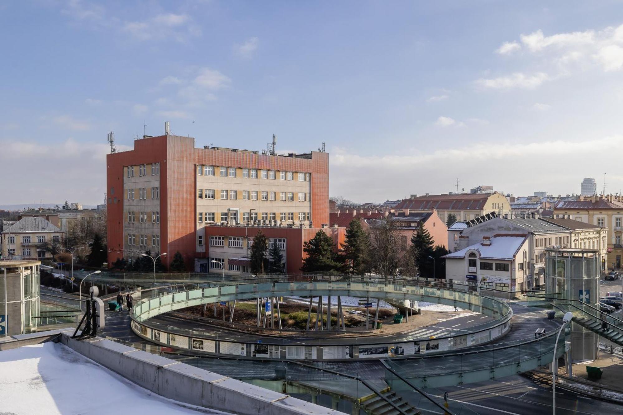 City Center One-Bedroom Apartment With Bathtub By Noclegi Renters Rzeszow Exterior photo