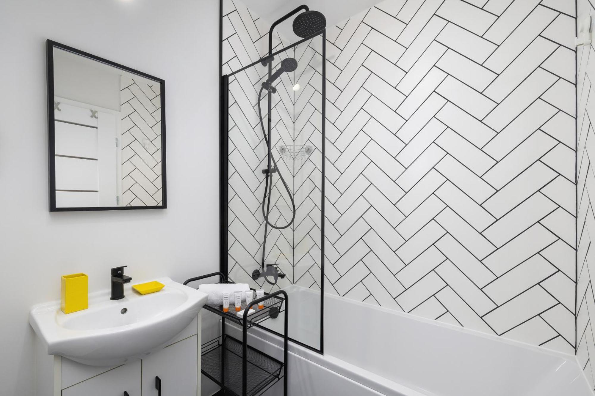 City Center One-Bedroom Apartment With Bathtub By Noclegi Renters Rzeszow Exterior photo